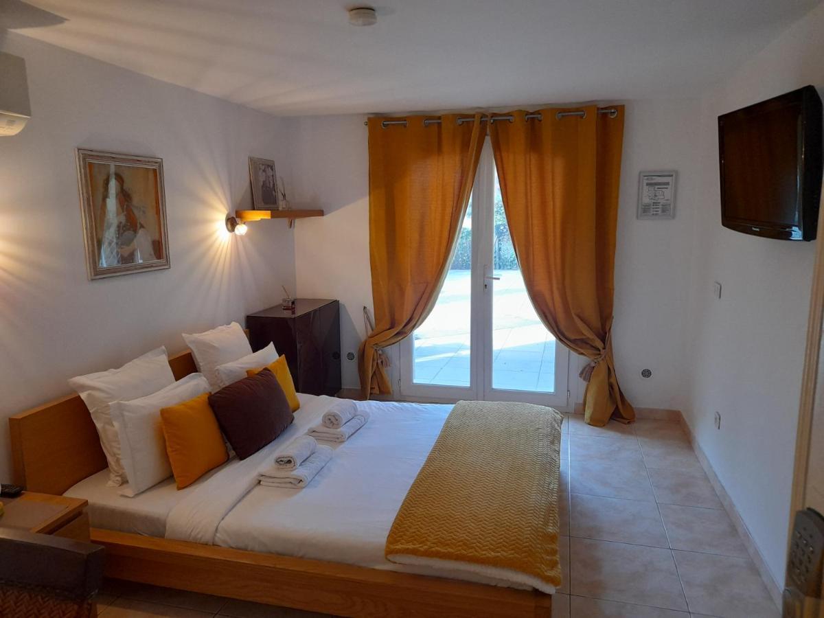 Hotel Villa Maya กาสแซ็ง ภายนอก รูปภาพ